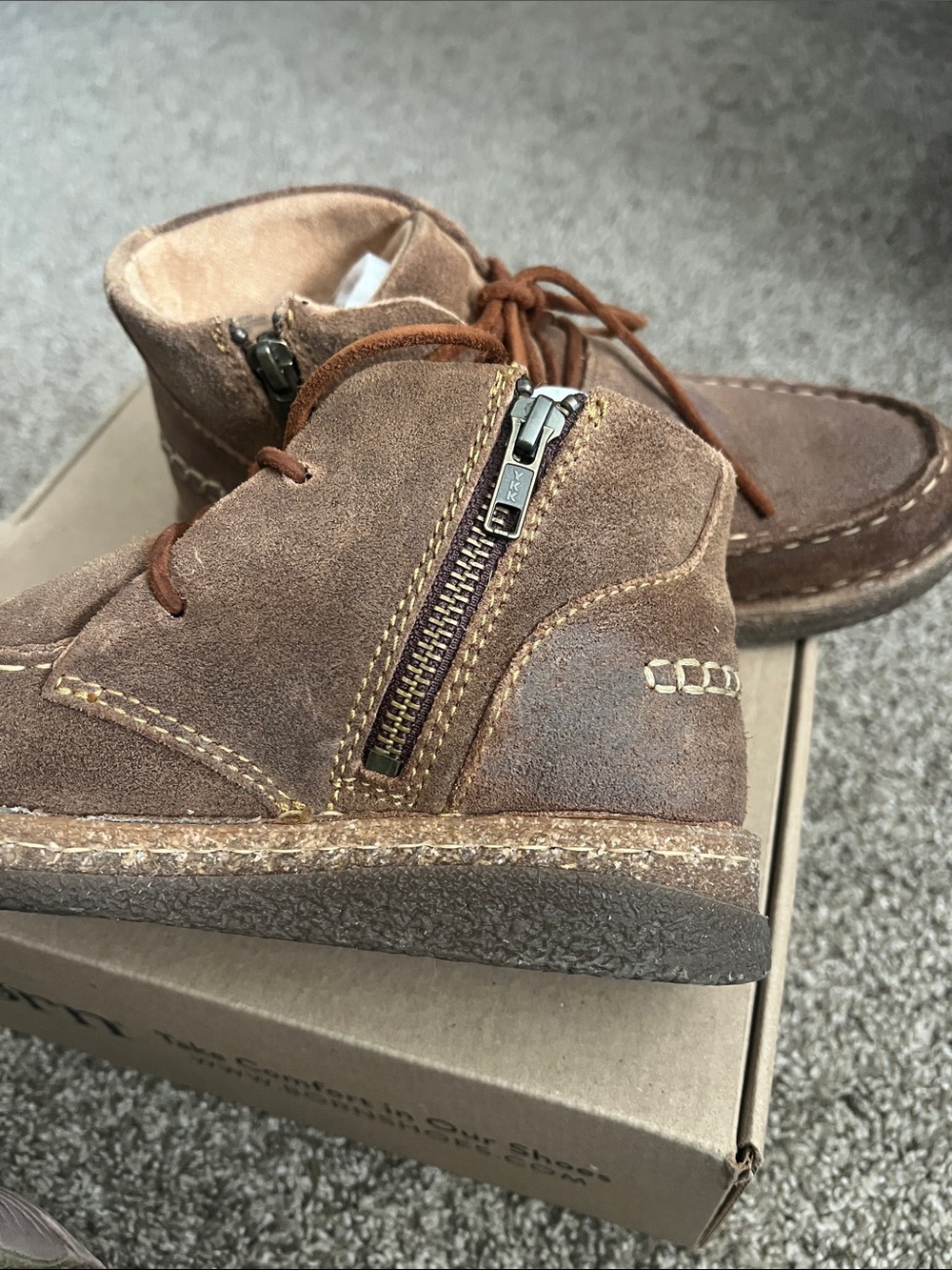 Born Women’s Analia Tan Distressed boots with box - Picture 8 of 8